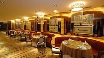 Daily buffet breakfast for a fee