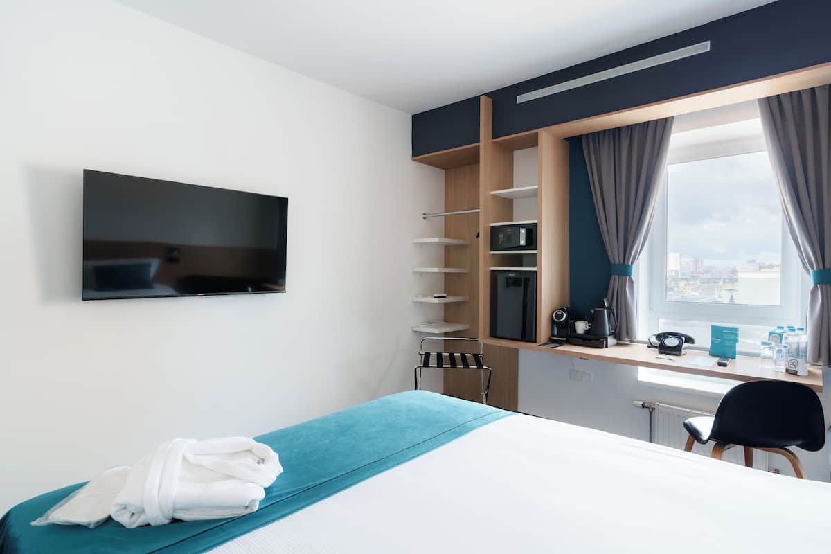 Comfort Room | Premium bedding, minibar, in-room safe, desk