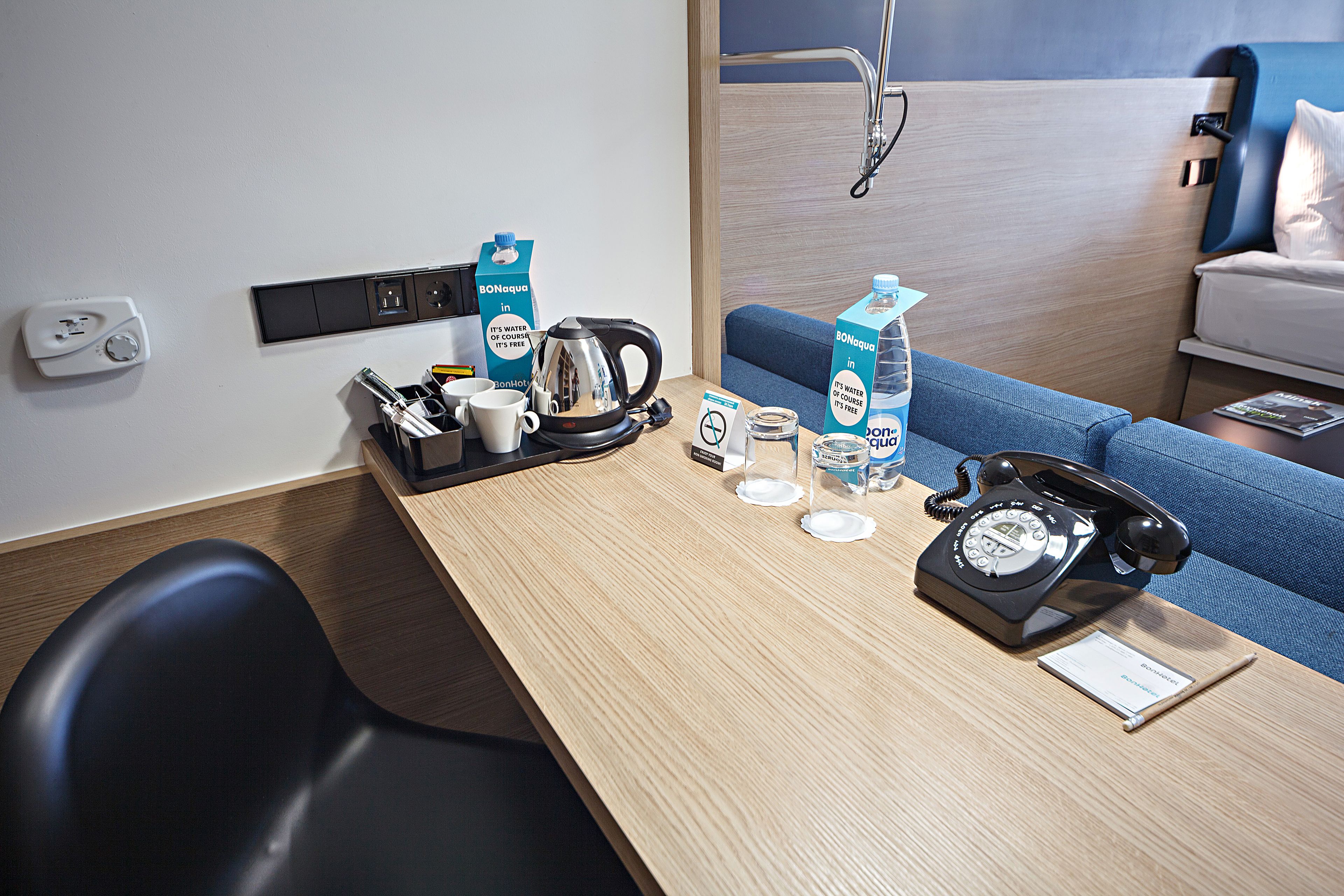 studio | premium bedding, minibar, in-room safe, desk