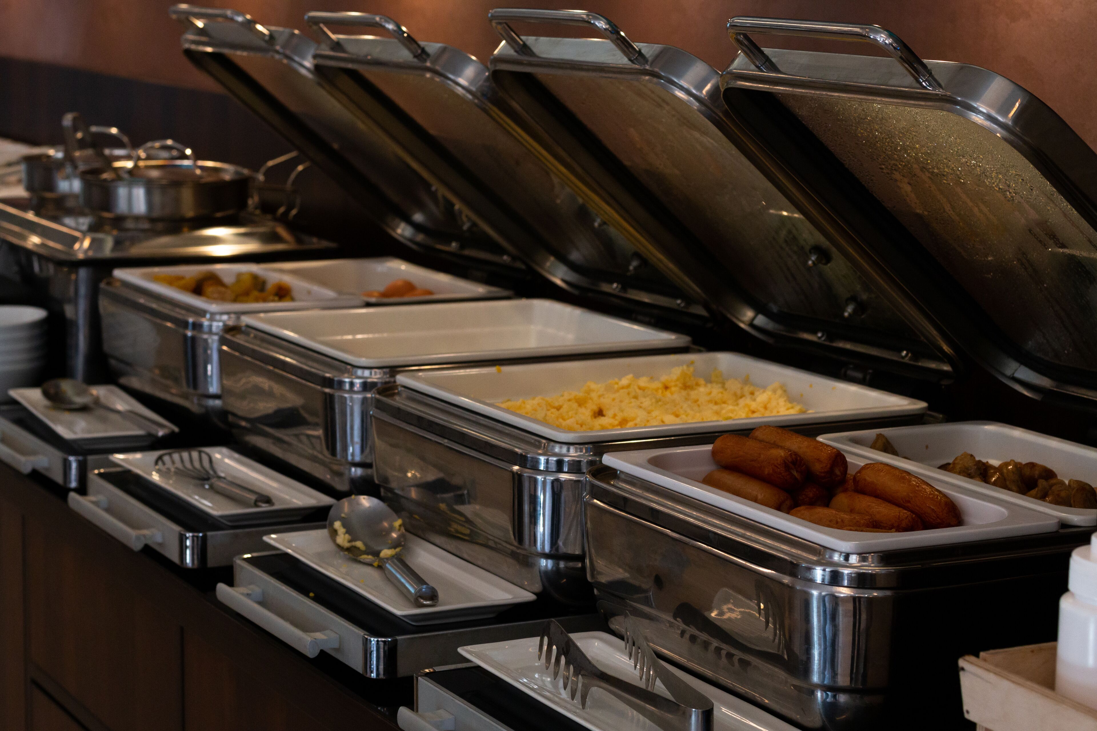 Daily buffet breakfast (USD 11 per person)