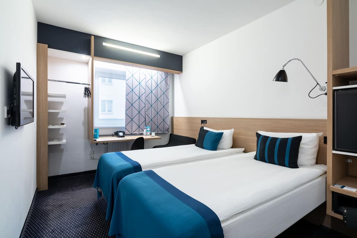 Standard Twin Room | Premium bedding, minibar, in-room safe, desk