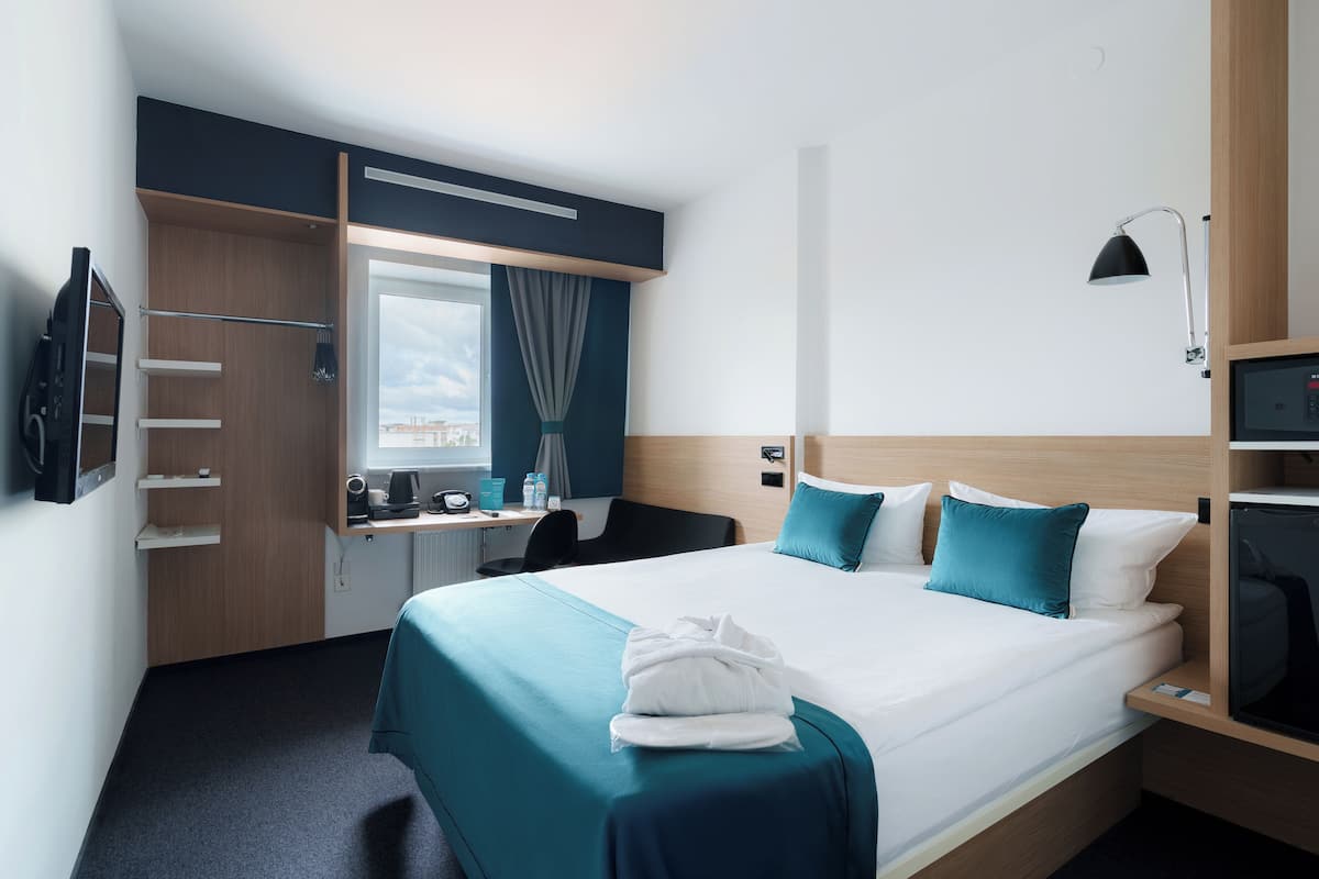 Superior Double Room | Premium bedding, minibar, in-room safe, desk