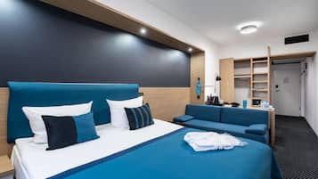 Studio | Premium bedding, minibar, in-room safe, desk