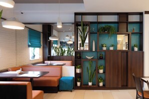 Breakfast served, local and international cuisine, alfresco dining 