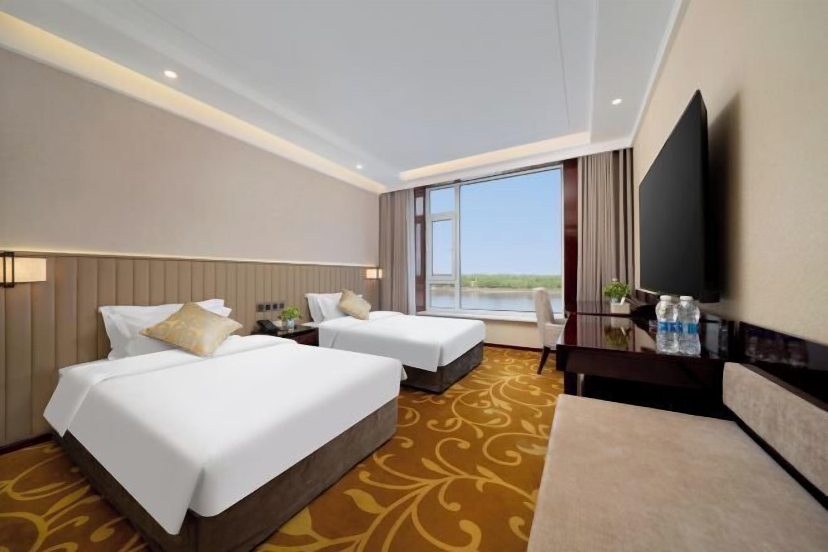 Minibar, in-room safe, alarm clocks