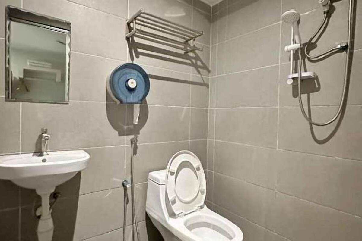 Bathroom | Shower, slippers, bidet, towels