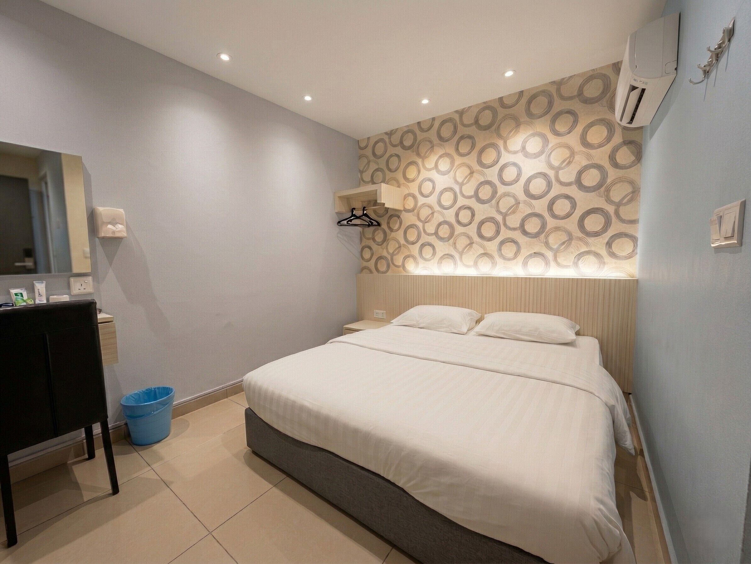 Deluxe Room, 1 Queen Bed