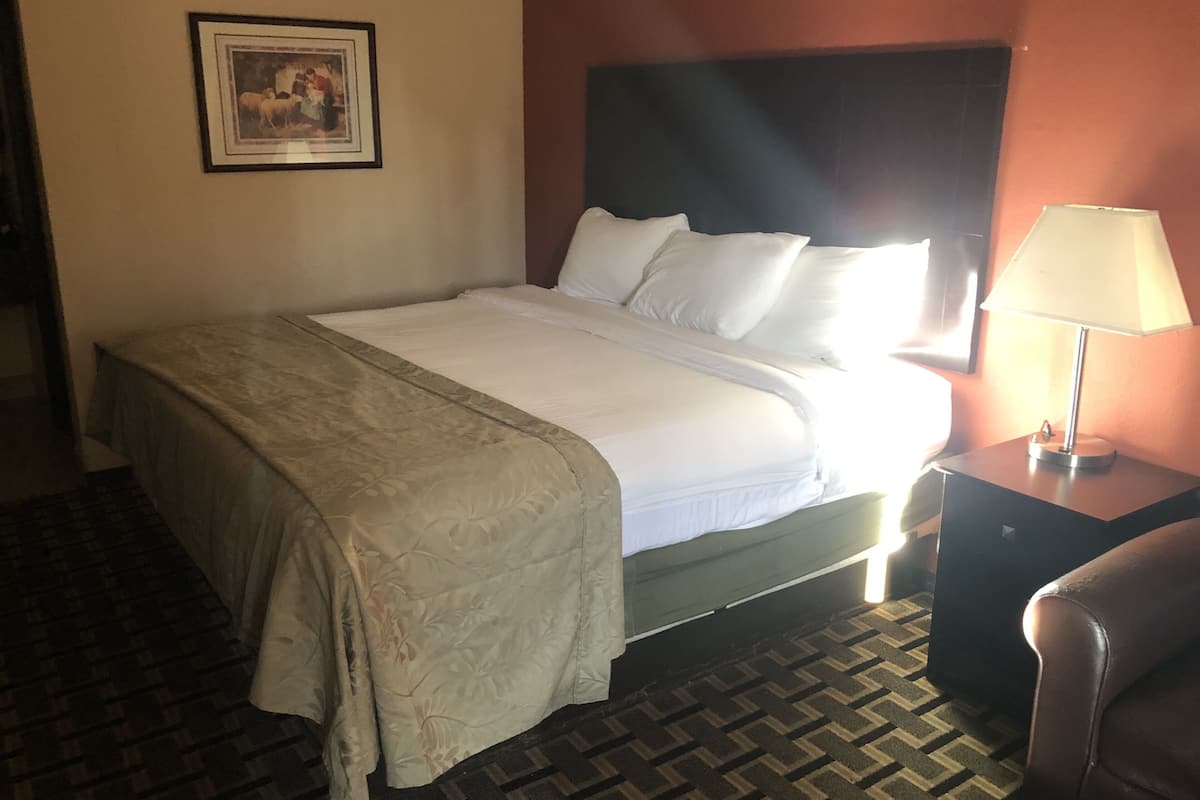 Desk, iron/ironing board, free WiFi, bed sheets