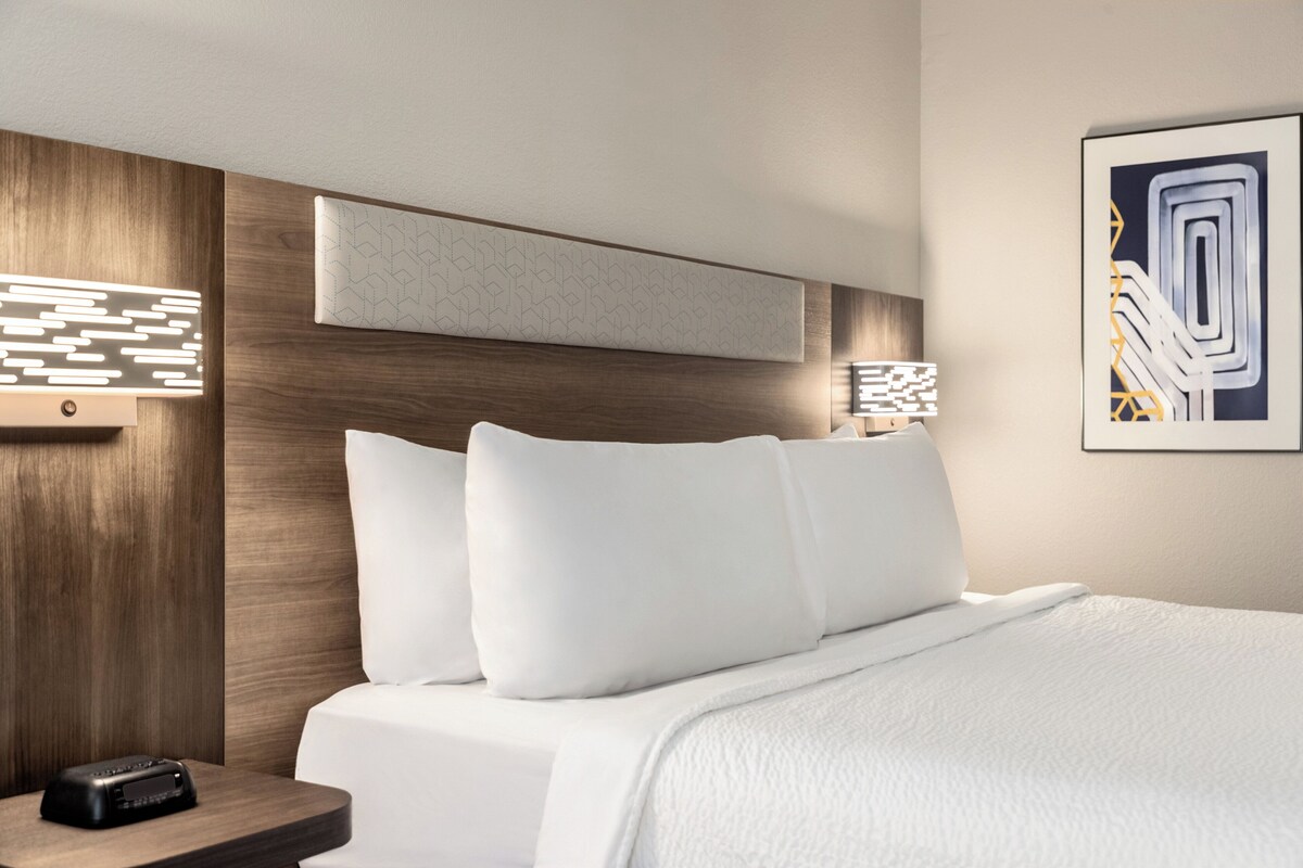 Premium bedding, pillow-top beds, in-room safe, desk