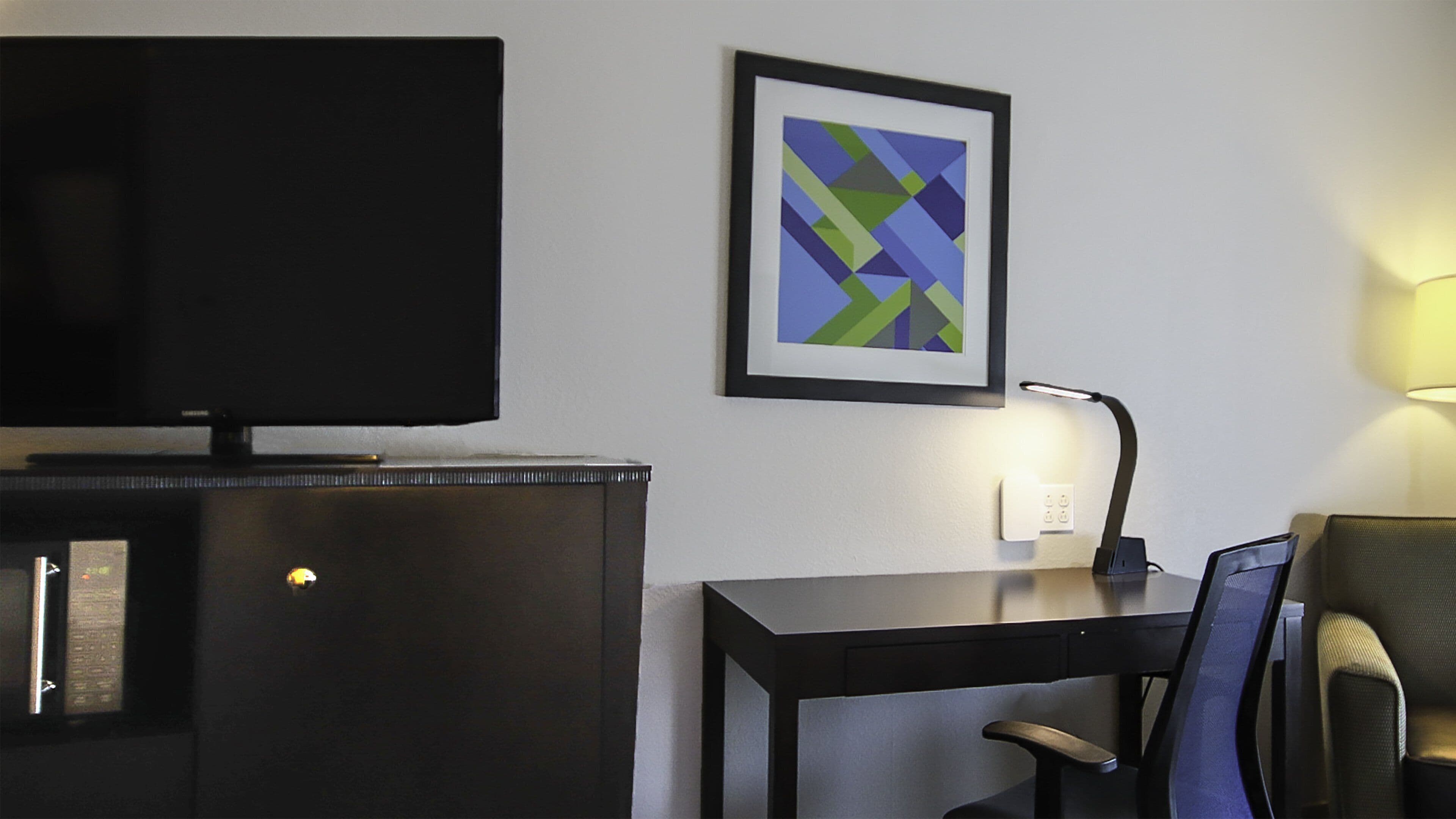 1 bedroom, premium bedding, pillow-top beds, in-room safe