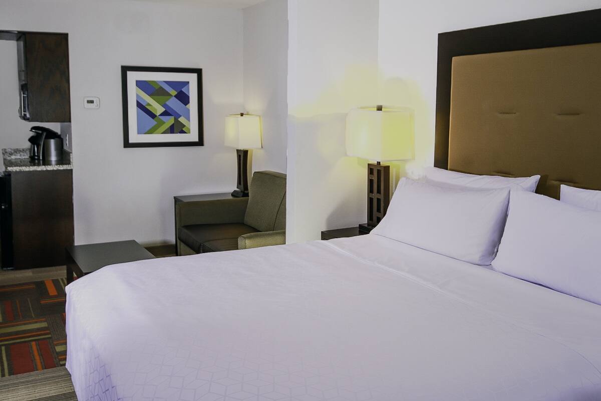Premium bedding, pillowtop beds, in-room safe, desk