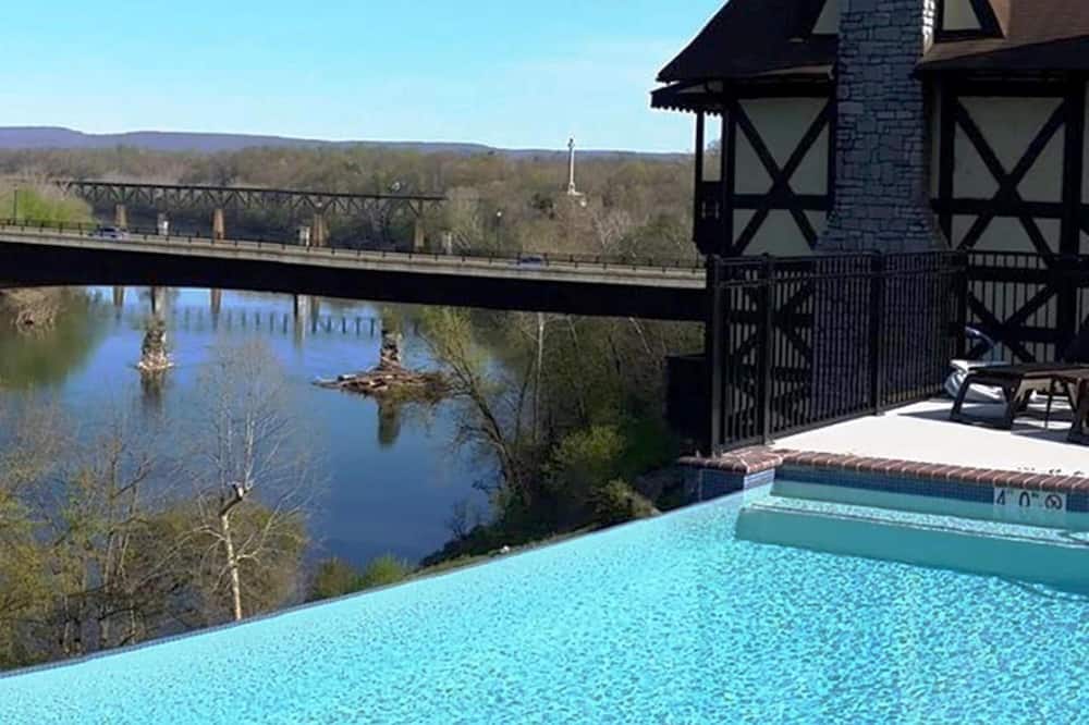 luxury hotels in Sterling