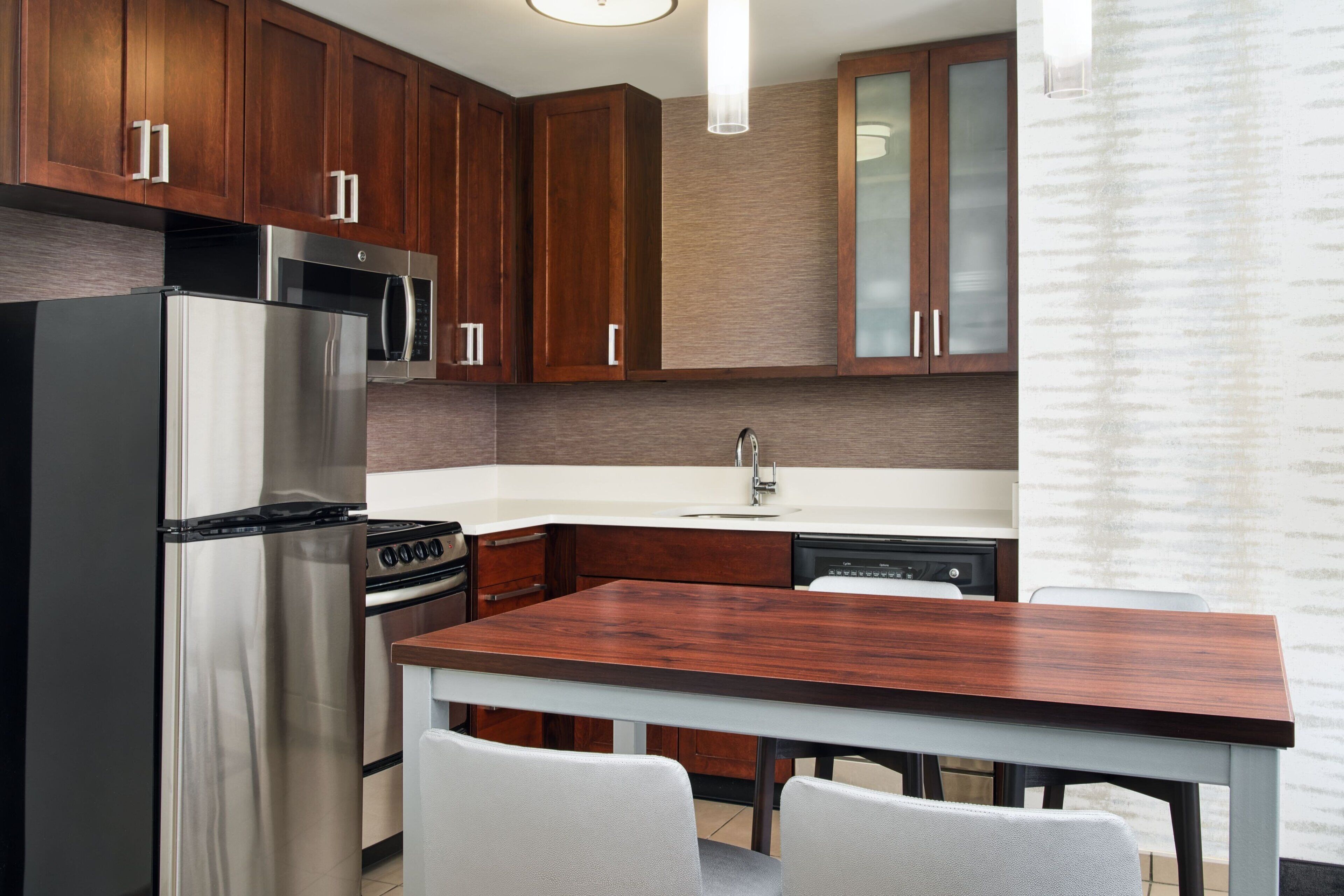 fridge, microwave, stovetop, dishwasher