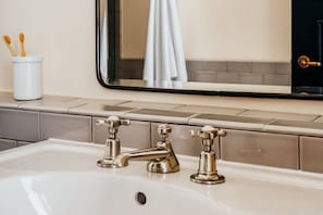 Bathroom - Soho House Chicago (Chicago)
