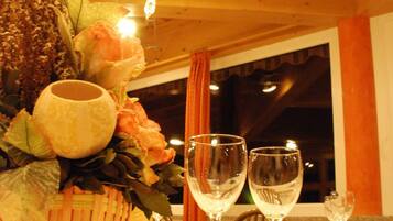 Mittagessen und Abendessen, lokale Küche