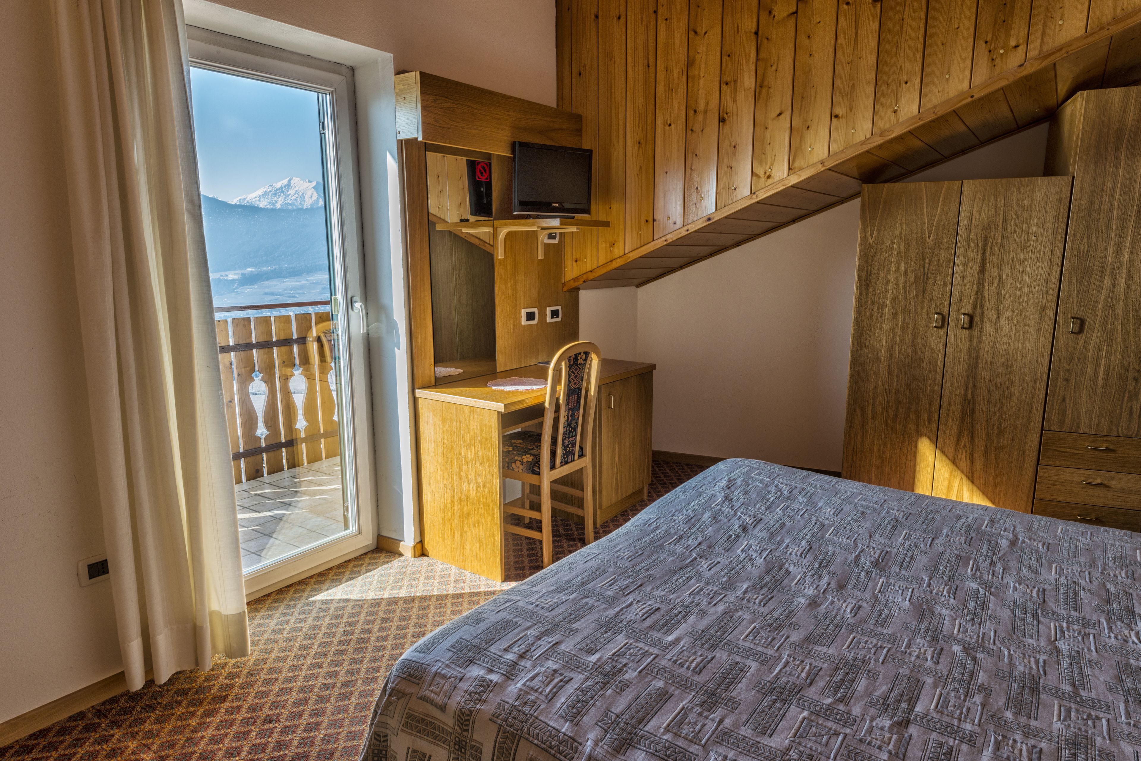 double room (superpanoramic) | in-room safe, desk, rollaway beds, free wifi