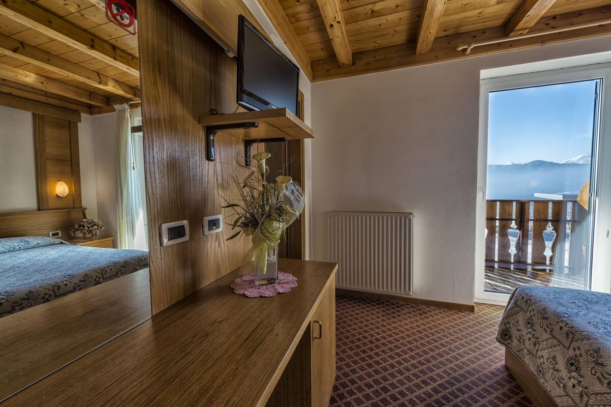 double room (superpanoramic) | in-room safe, desk, rollaway beds, free wifi