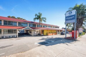 Front of property - Adelaide Granada Motor Inn (Glenunga)