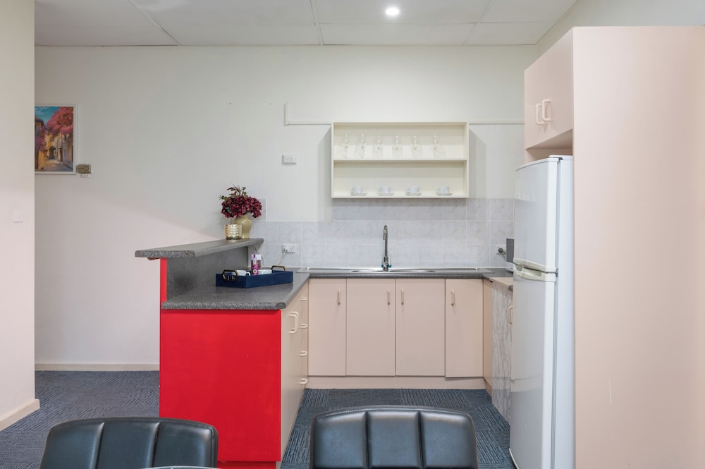 Adelaide Granada Motor Inn by null