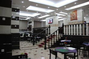 Dining - Al Muhanna Plaza Hotel (Salmiya)