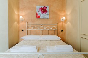 Free WiFi, bed sheets - Made in Rome Affittacamere (Rome)