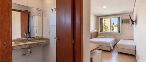 Executive Triple Room | Free WiFi, bed sheets