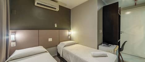 Executive Twin Room, 2 Single Beds | Desk, laptop workspace, soundproofing, WiFi