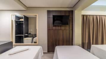 Escritorio y espacio para trabajar con laptop