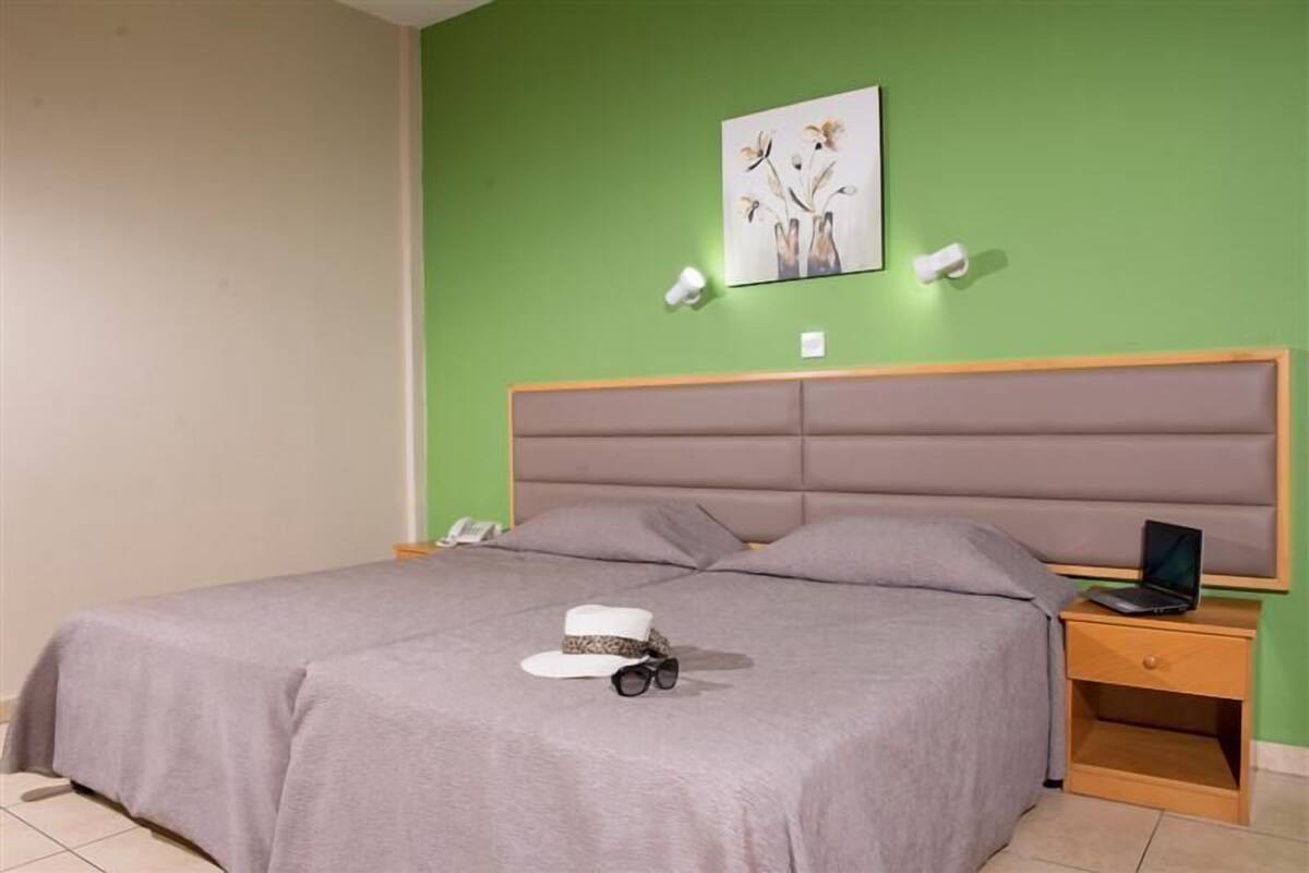 Standard Twin Room | In-room safe, iron/ironing board (on request), free cots/infant beds