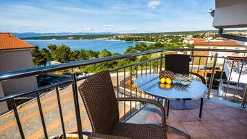 Apartment, 1 Bedroom, Balcony, Sea View | Balcony