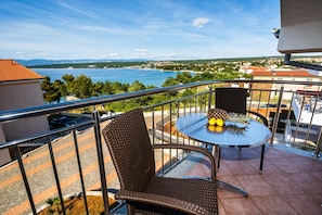 Apartment, 1 Bedroom, Balcony, Sea View | Balcony