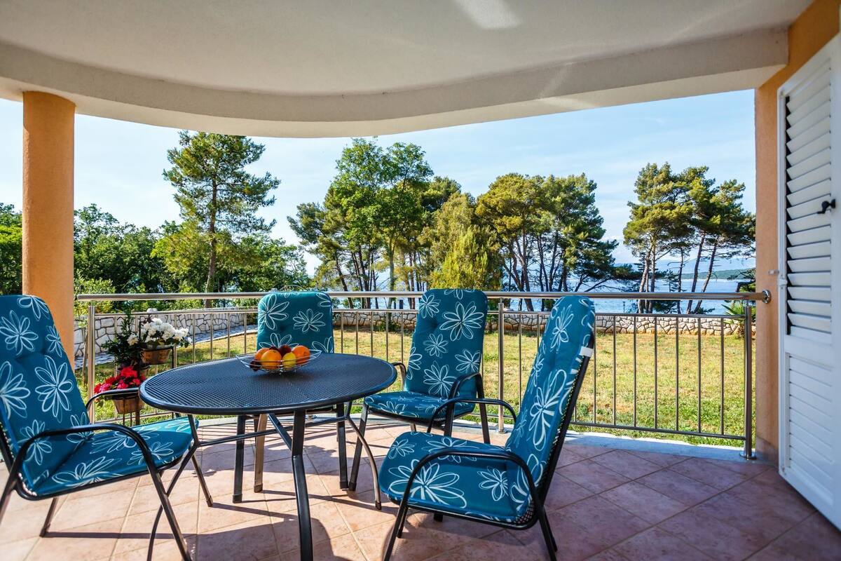 Deluxe Suite, Balcony, Sea View | Terrace/patio