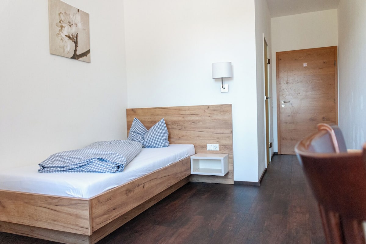 Individually furnished, cots/infant beds, free WiFi, bed sheets
