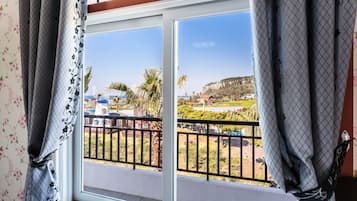 Deluxe Studio (No Windmills) | Blackout drapes, free WiFi