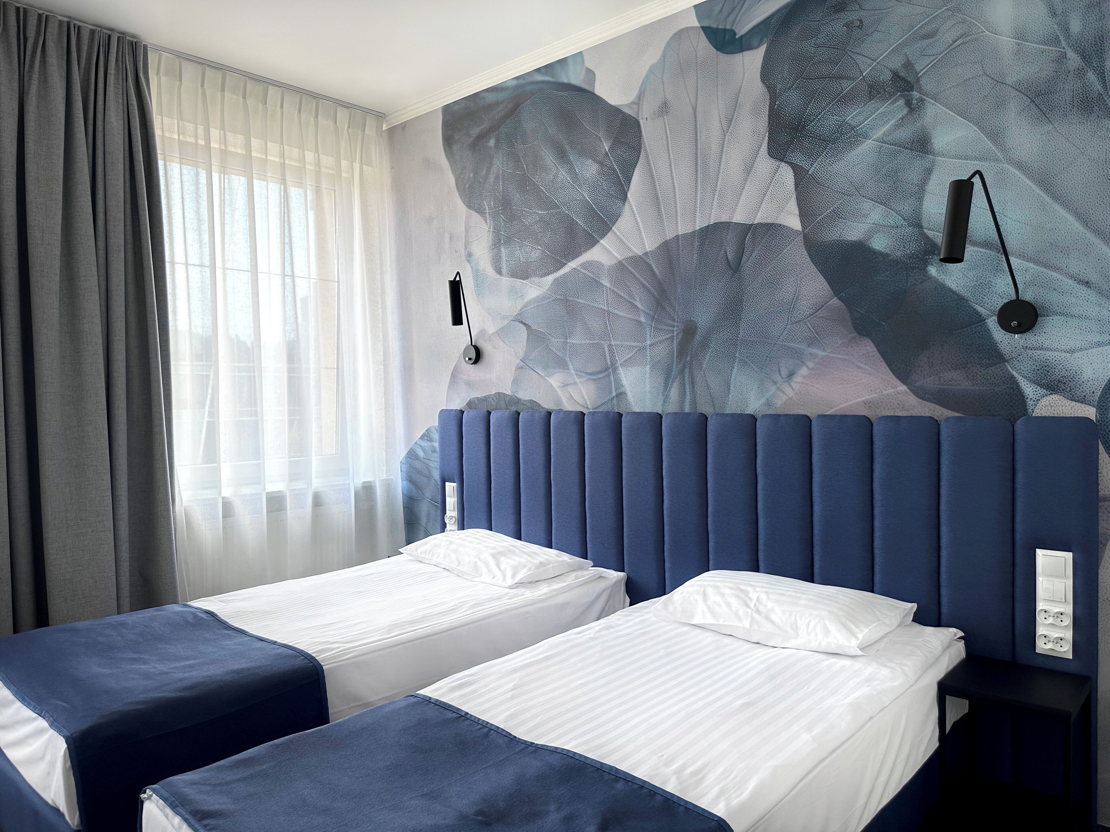 premium double or twin room | desk, soundproofing, iron/ironing board, free wifi