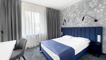 Desk, soundproofing, iron/ironing board, free WiFi