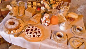 Petit-déjeuner buffet compris tous les jours