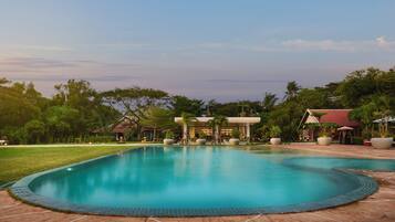 Outdoor pool, pool umbrellas, sun loungers