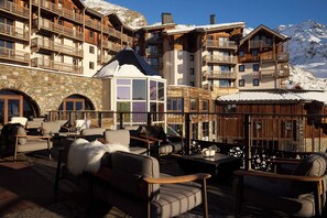 Vista frontal de la propiedad