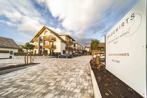 Free self-parking - Pflugwirts Hotel und Gasthaus (Oberkirch)