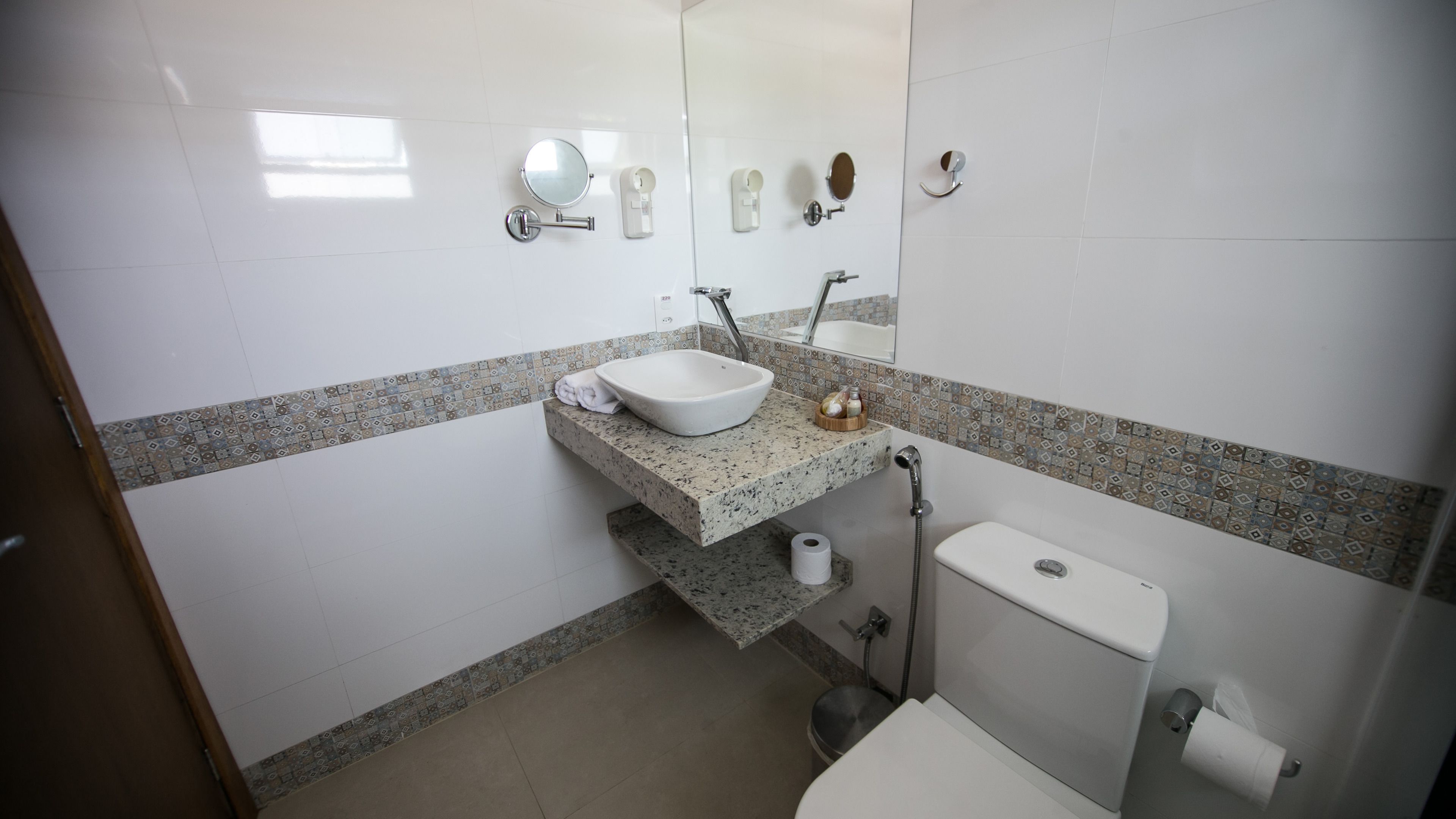 deluxe duplex | bathroom | free toiletries, hair dryer, towels
