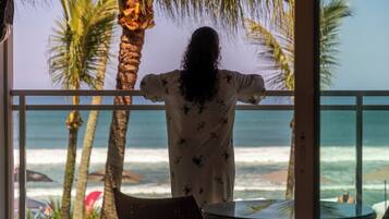 Suite, 1 Bedroom (Master) | Minibar, in-room safe, blackout curtains, free WiFi