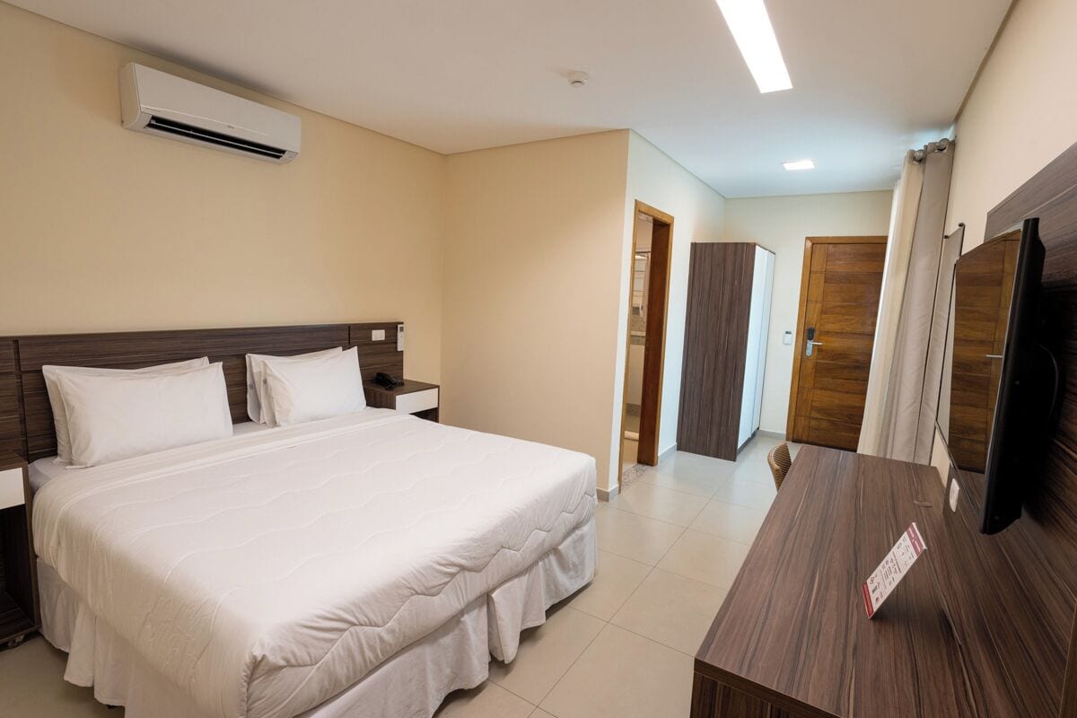 Habitación estándar con 2 camas individuales (Sem vista e Sem varanda) | Minibar, caja de seguridad en la habitación y cortinas blackout 