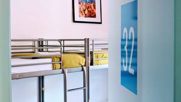 Dormitorio compartido, 1 cama individual, baño compartido (6-Bed Room - Women only) | Caja de seguridad en la habitación, insonorización y wifi gratis