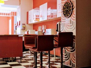 Food court - Home Backpackers Valencia by Feetup Hostels (Valencia)