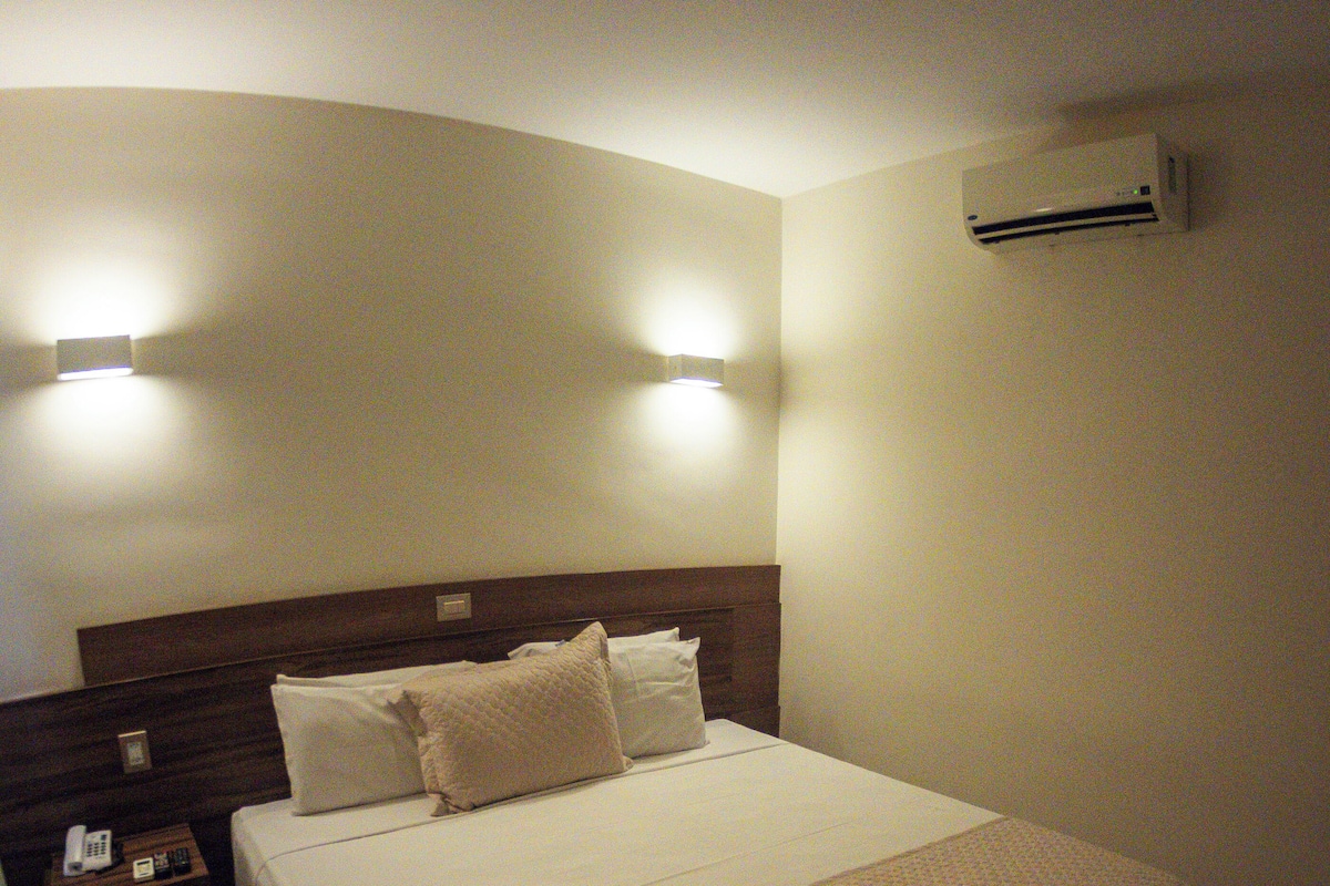 1 bedroom, minibar, desk, laptop workspace