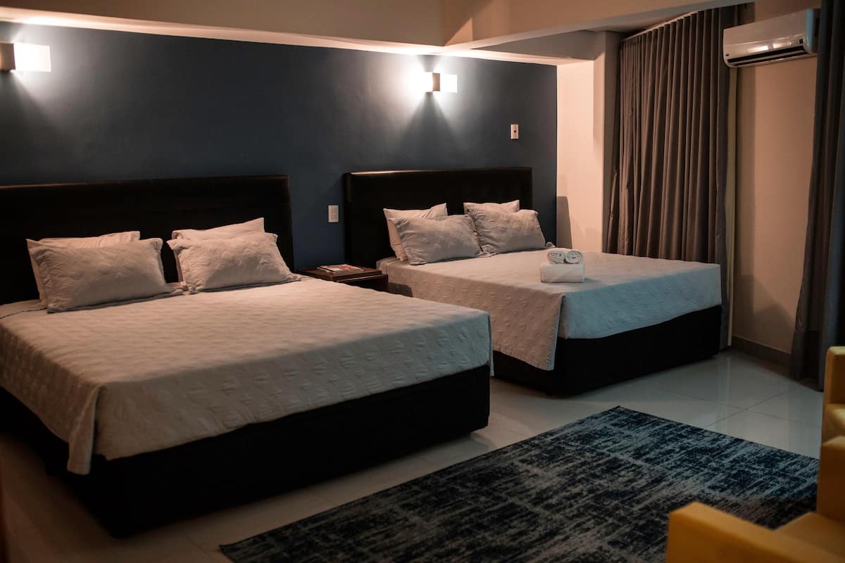 1 bedroom, minibar, desk, laptop workspace