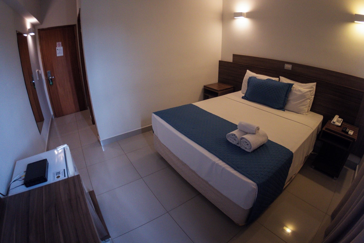 1 bedroom, minibar, desk, laptop workspace