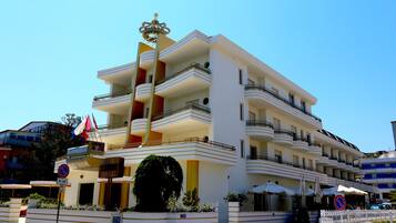 Fachada da propriedade