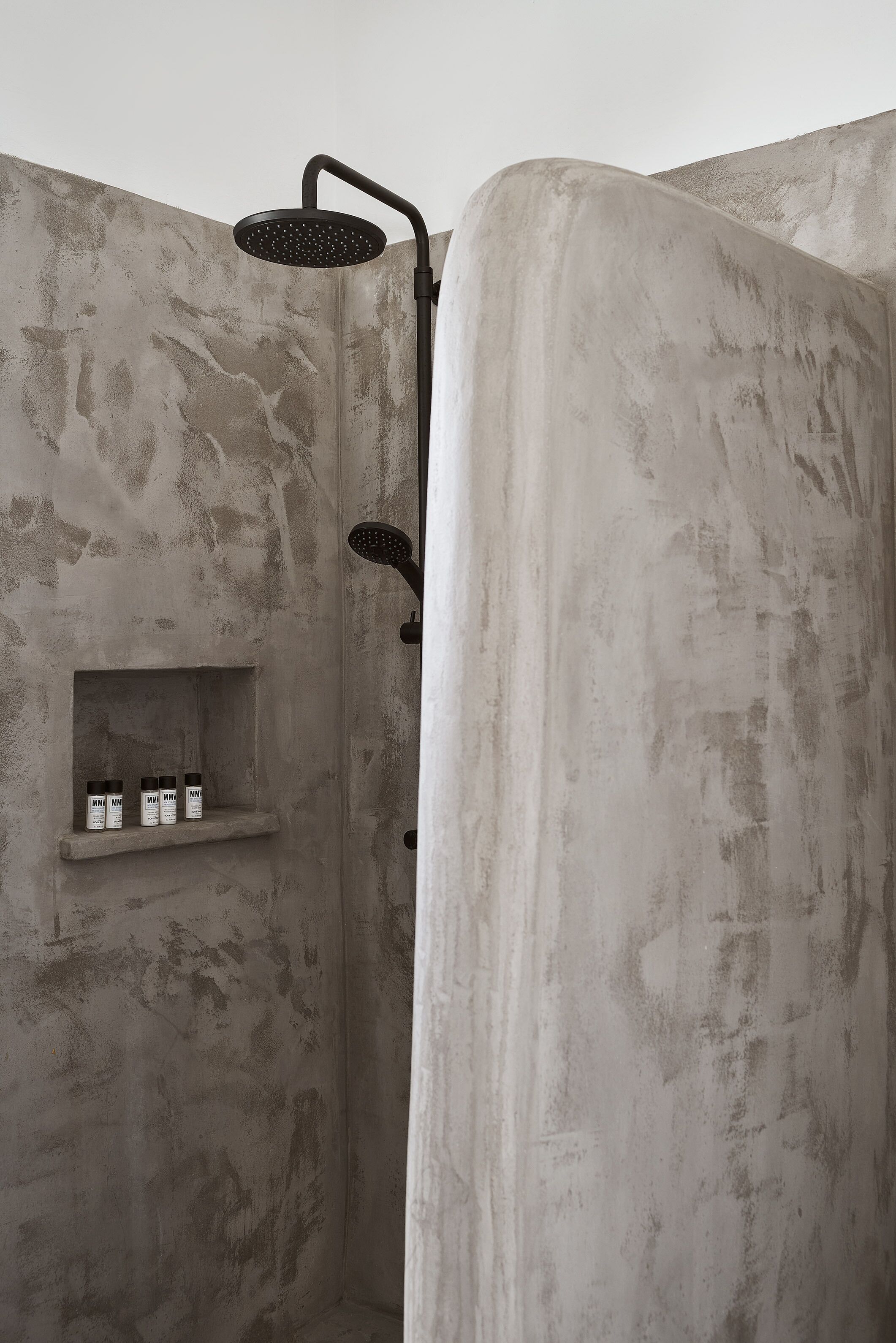 shower, free toiletries, hair dryer, slippers